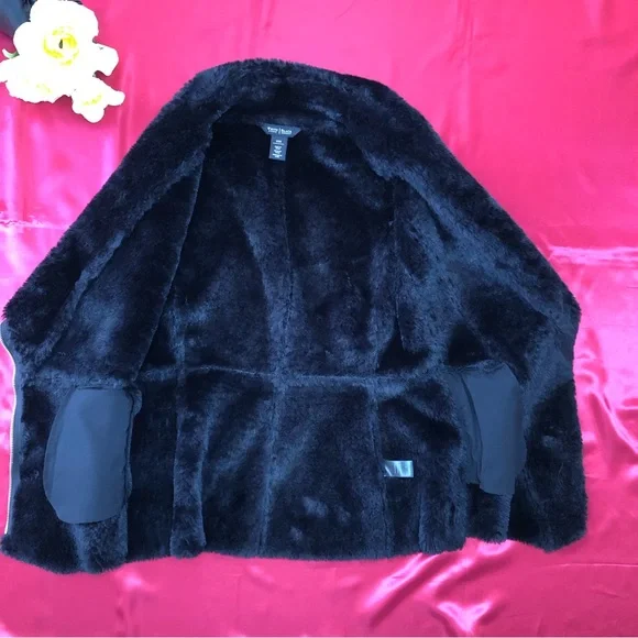 ⭐️NEW⭐️White House Black Market (WHBM) Black Faux Suede Vest - Picture 10 of 10